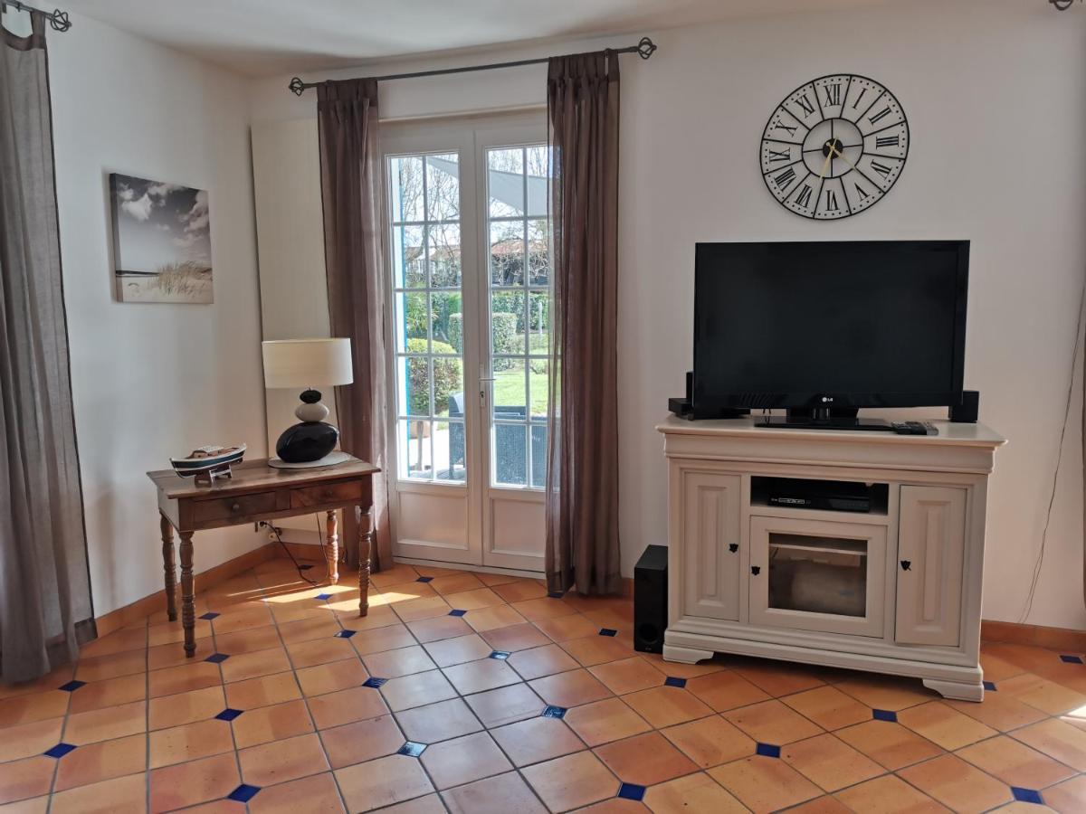Maison De Campagne Proche Des Plages Saint-Romain-de-Benet ภายนอก รูปภาพ